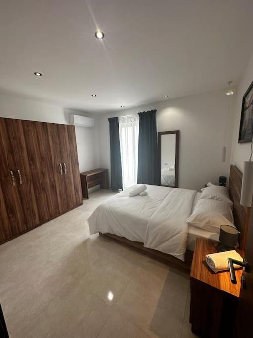 Apartamento Duplex Penthouse In Gzira Sleeps 6 Exterior foto