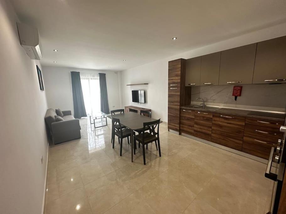 Apartamento Duplex Penthouse In Gzira Sleeps 6 Exterior foto